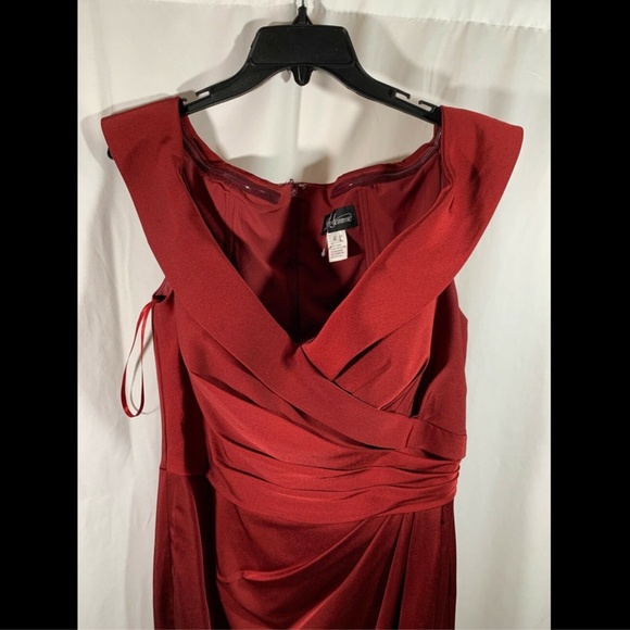 NEW‎ $358 La Femme Surplice Off the Shoulder Gown in Burgundy [SZ 12 ] - Picture 3 of 9